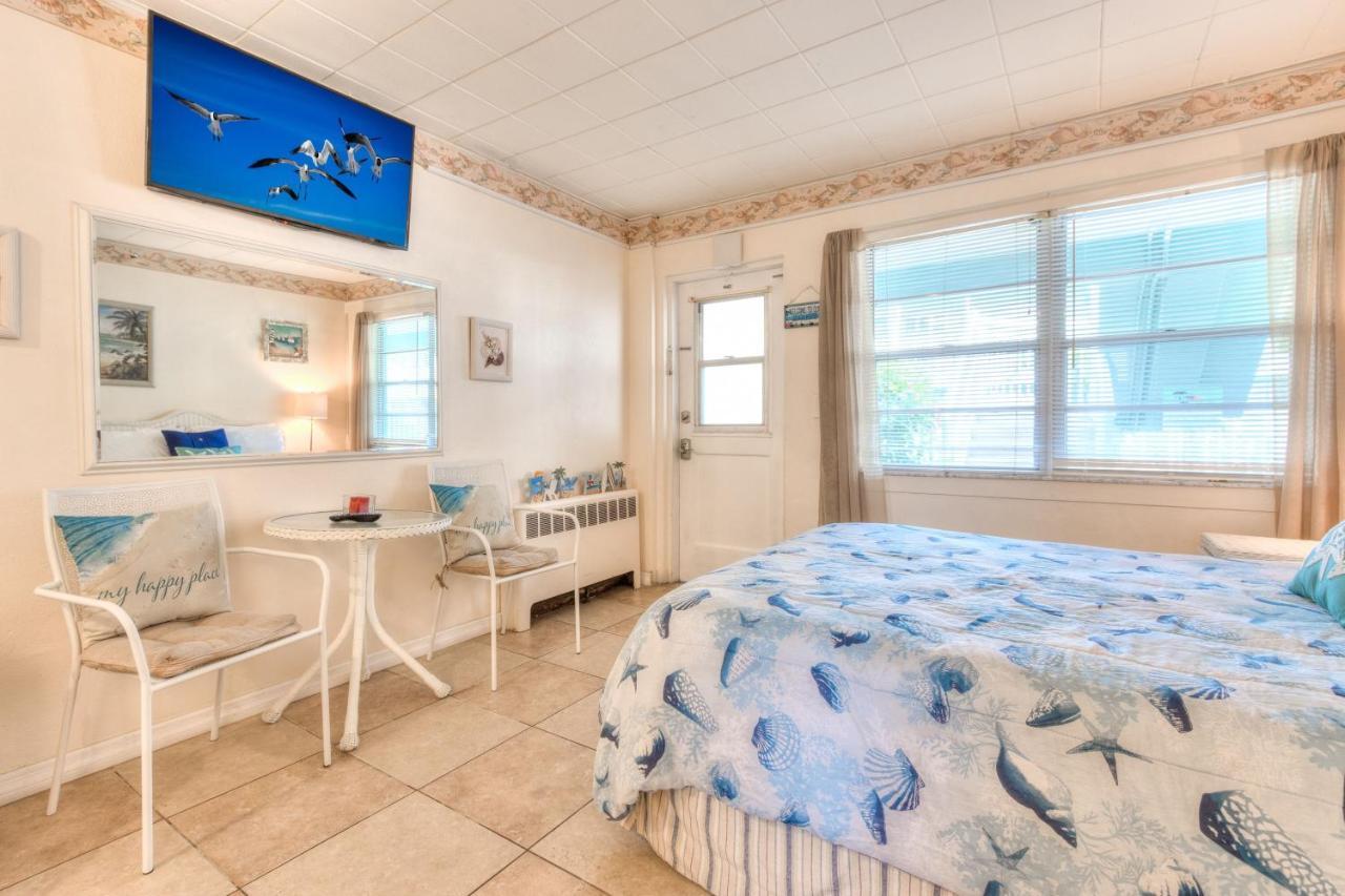 Tropic Terrace #16 - Beachfront Rental Apts St. Pete Beach Eksteriør bilde