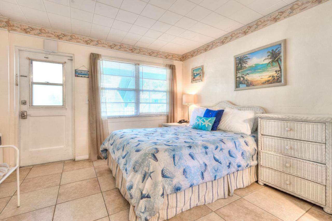 Tropic Terrace #16 - Beachfront Rental Apts St. Pete Beach Eksteriør bilde