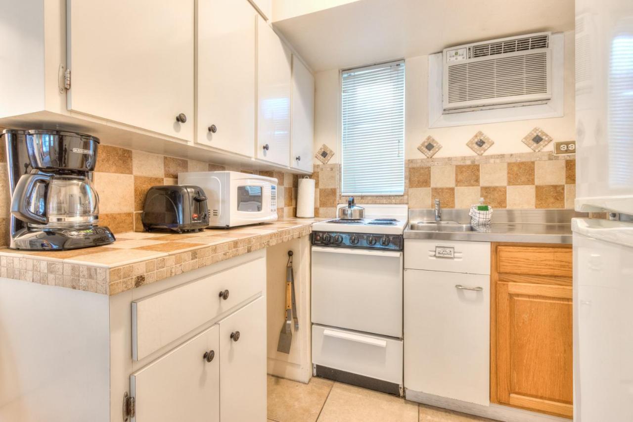 Tropic Terrace #16 - Beachfront Rental Apts St. Pete Beach Eksteriør bilde