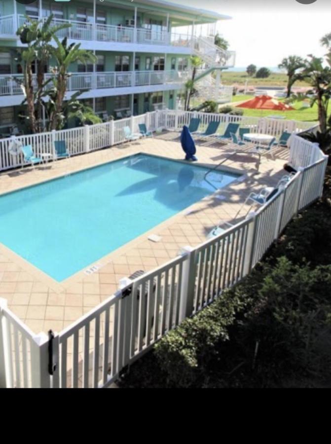 Tropic Terrace #16 - Beachfront Rental Apts St. Pete Beach Rom bilde